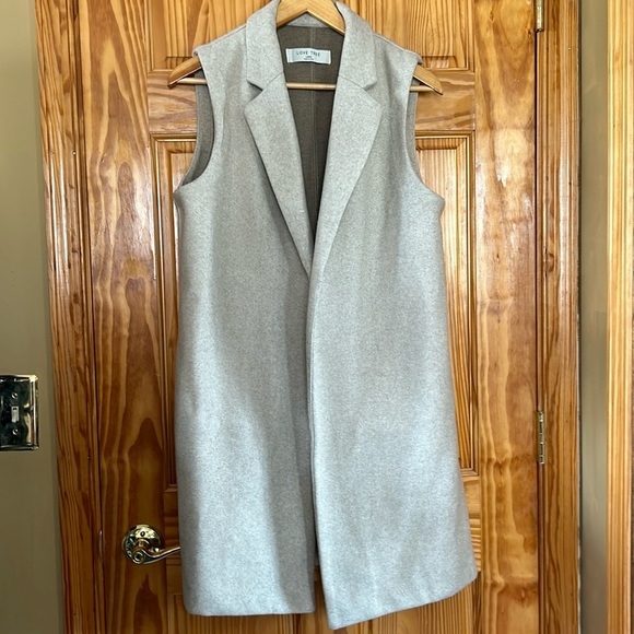 Love tree polyester vest. Women size large, in excellent pre-owned condition. - Picture 1 of 10